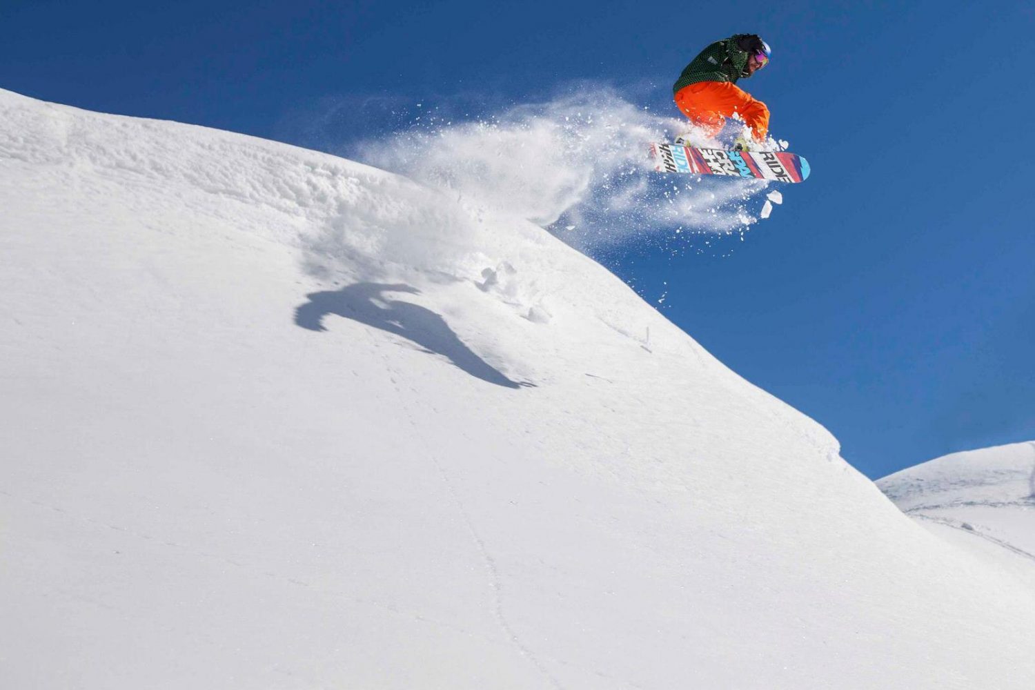 Photo of snowboarder jumping in Montgenevre
